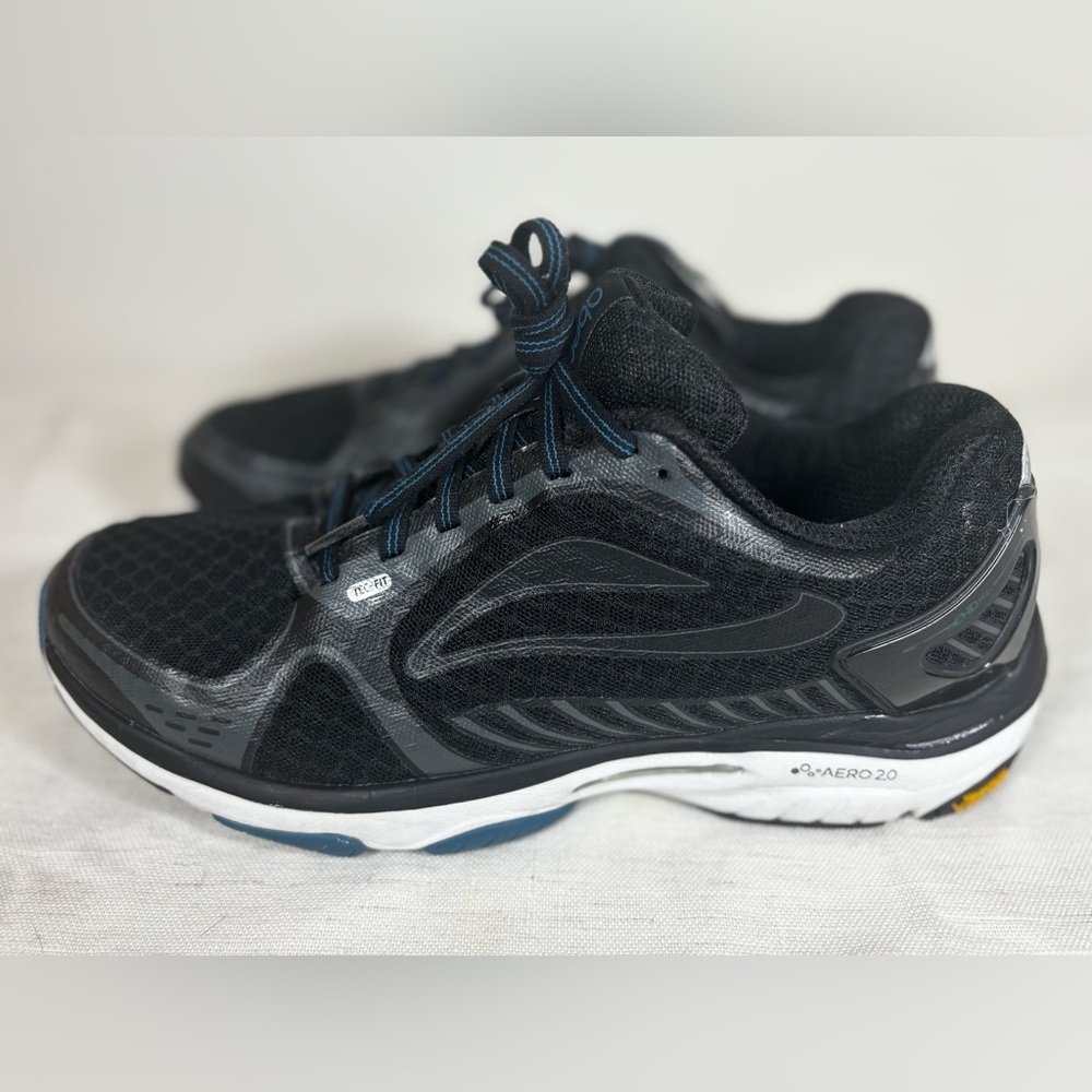 Pro-Fit Speedy Men’s Running Shoes Black Blue Size 9.5M Aero 2.0 Vibram Sole